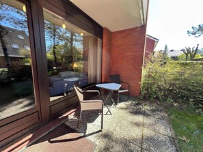 Outdoor dining - Zentrale Wohnung mit Terrasse & Boxspringbett (Sankt Peter-Ording)