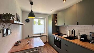 Kühlschrank, Ofen, Herdplatte, Geschirrspüler