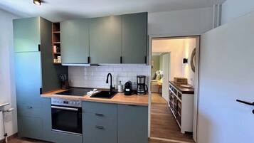 Kühlschrank, Ofen, Herdplatte, Geschirrspüler