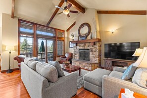 Smart TV, fireplace, DVD player