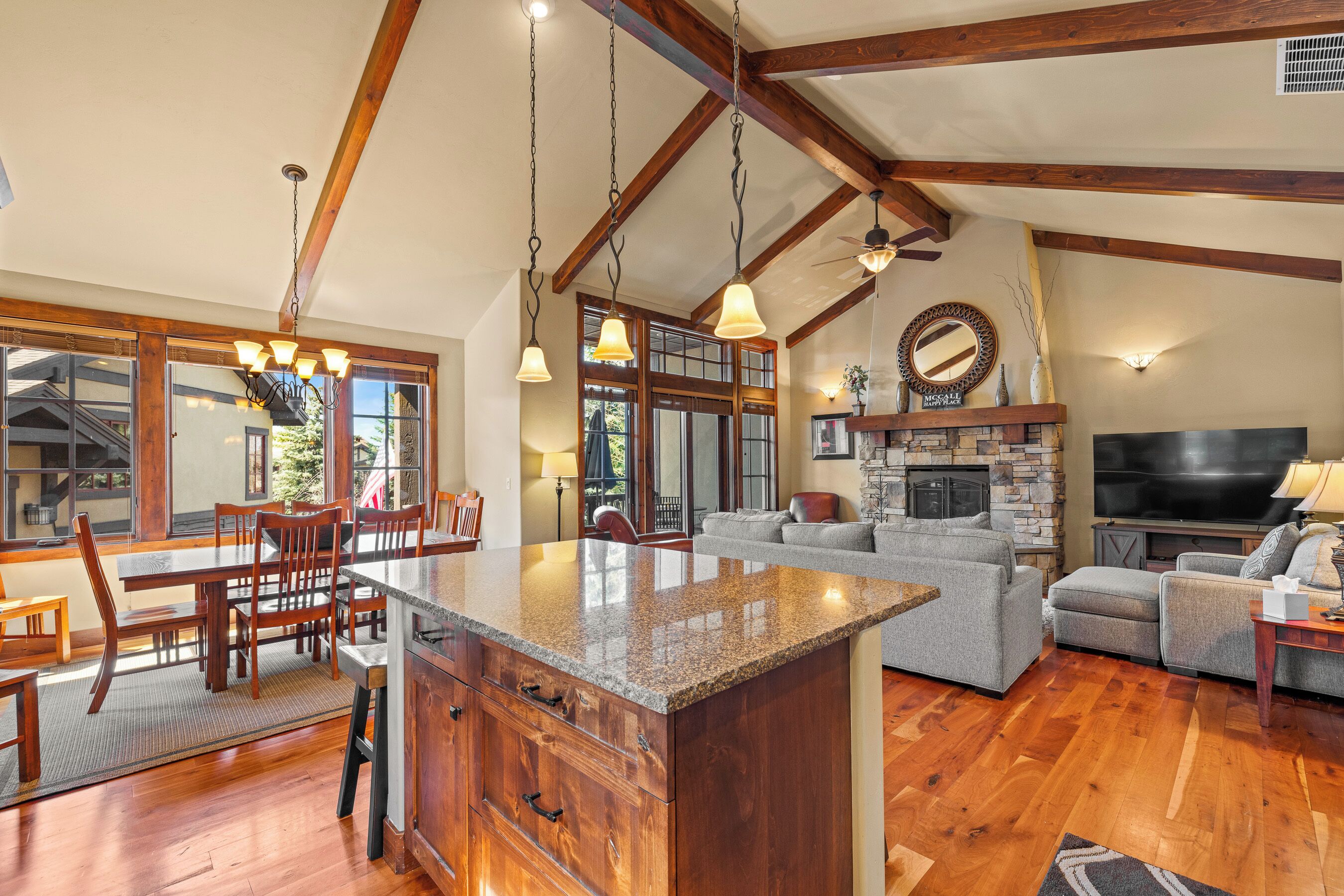 Lady Luck By The Beach - Downtown Greystone Unit With Air Conditioning - McCall, ID