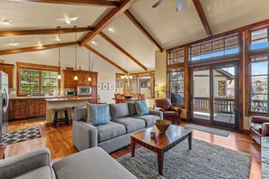 Smart TV, fireplace, DVD player