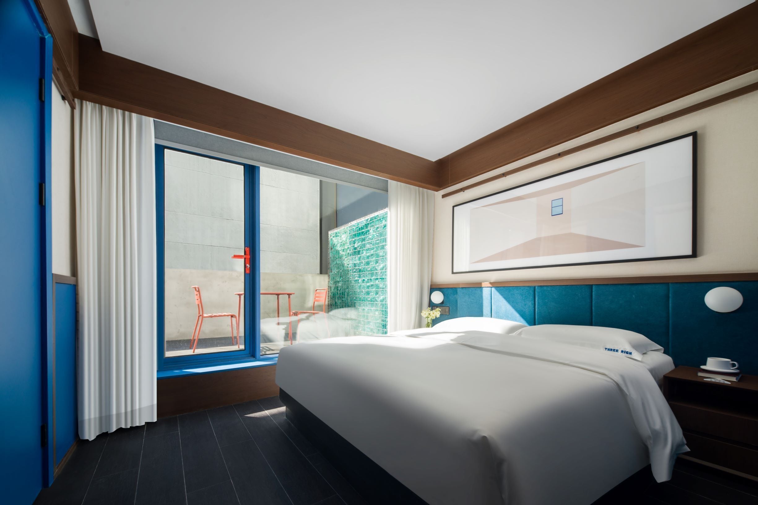 Deluxe Single Room | Desk, blackout curtains, soundproofing, iron/ironing board