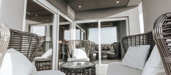 Aurelia Pool Apartments