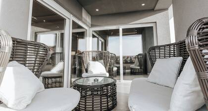 Aurelia Pool Apartments