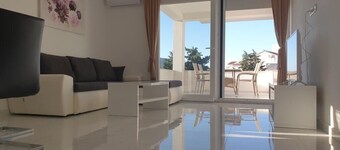 Sunshine Villa