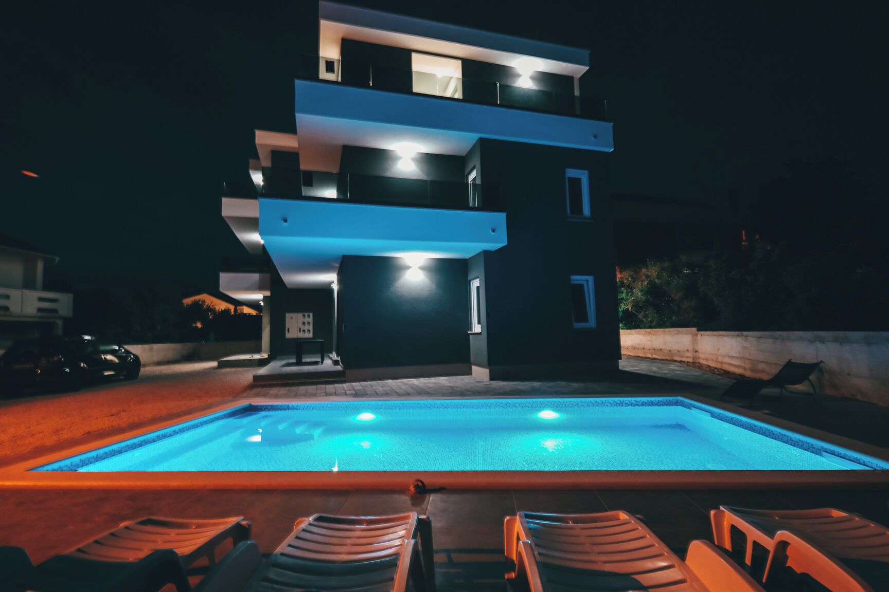 حمّام سباحة خارجي موسمي