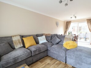 Living area - White Lion Retreat (Cromer)