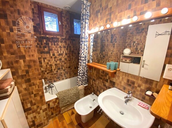 Towels, toilet paper