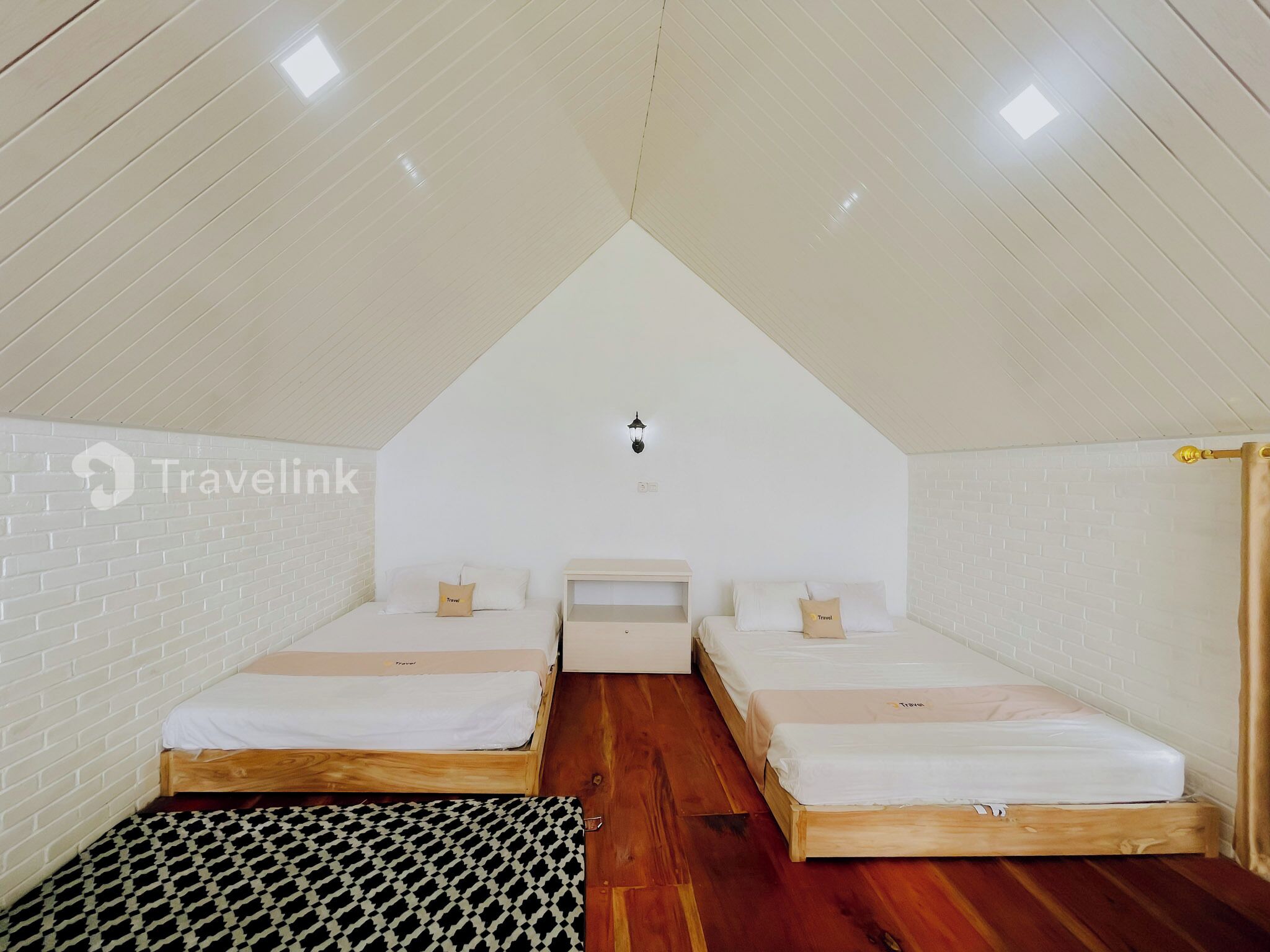 Family Cottage, Hill View | Desk, free WiFi