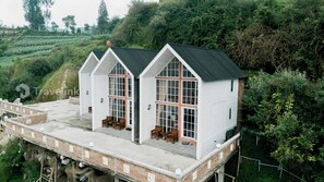 Aerial view - White Cabin By Travelink (Kejajar)