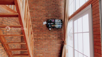 Family Cottage, Hill View | Desk, free WiFi