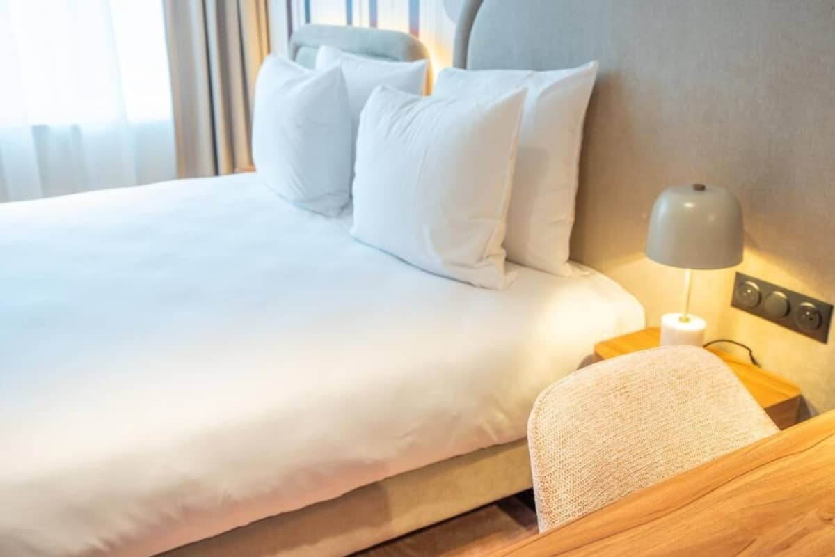 1 bedroom, hypo-allergenic bedding, in-room safe, desk