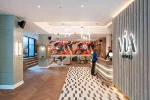 Reception - Via Antwerp (Antwerp)