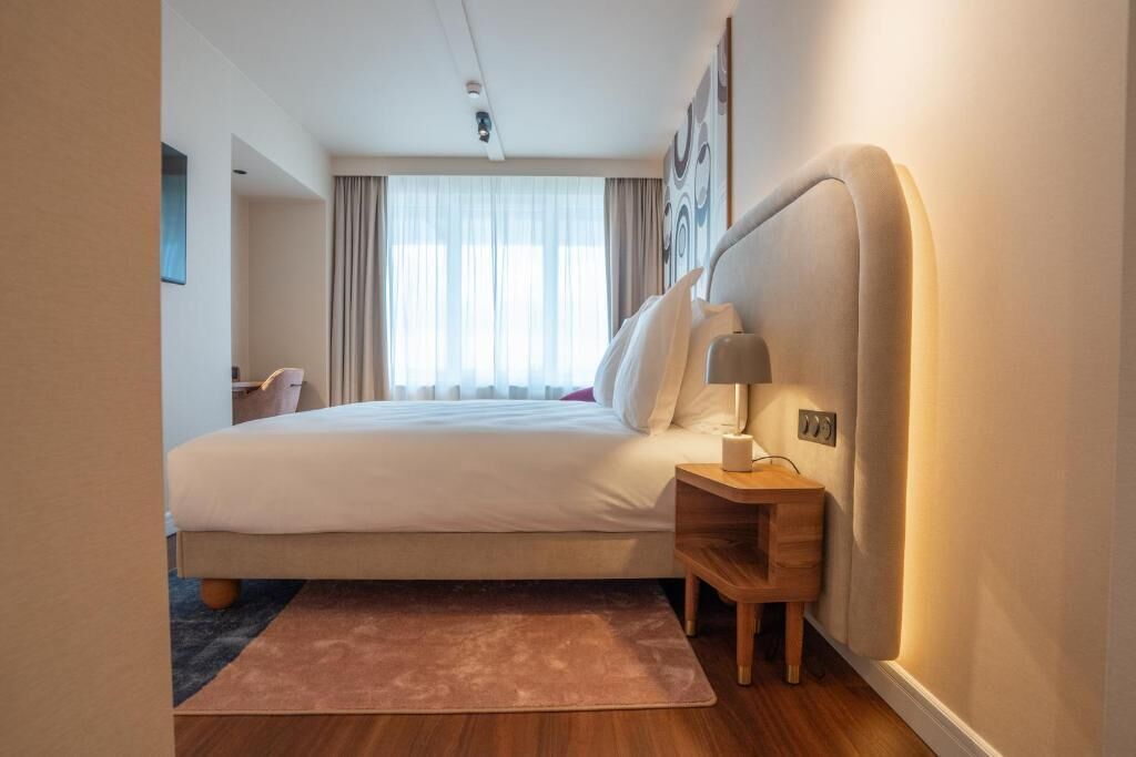 Superior Double Room, 1 King Bed, City View | Hypo-allergenic bedding, in-room safe, desk, laptop workspace