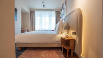 Superior Double Room, 1 King Bed, City View | Hypo-allergenic bedding, in-room safe, desk, laptop workspace