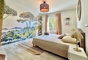 4 bedrooms, desk, iron/ironing board, WiFi