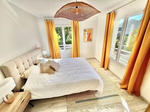 4 habitaciones, tabla de planchar con plancha, wifi y ropa de cama 