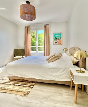 4 chambres, fer et planche à repasser, Wi-Fi, draps fournis