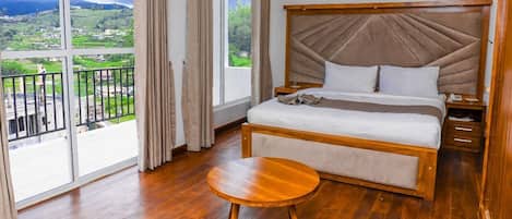 Chambre Double Deluxe | Coffres-forts dans les chambres, bureau, chambres insonorisées