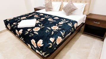Deluxe Double Room | Desk, soundproofing, free WiFi