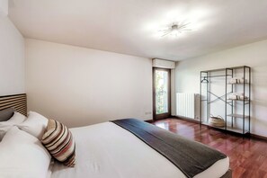 Deluxe-penthouselejlighed - søudsigt | Dundyner, strygejern/strygebræt, gratis Wi-Fi, sengetøj