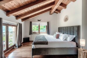 华丽顶层房, 湖景 | 羽绒被、熨斗/熨衣板、免费 WiFi、床单