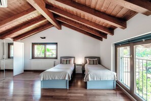 Deluxe Penthouse, Lake View | Down duvets, iron/ironing board, free WiFi, bed sheets - Sky Attic Lake Como (Como)
