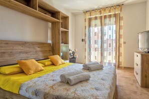 1 bedroom, iron/ironing board, travel crib, free WiFi