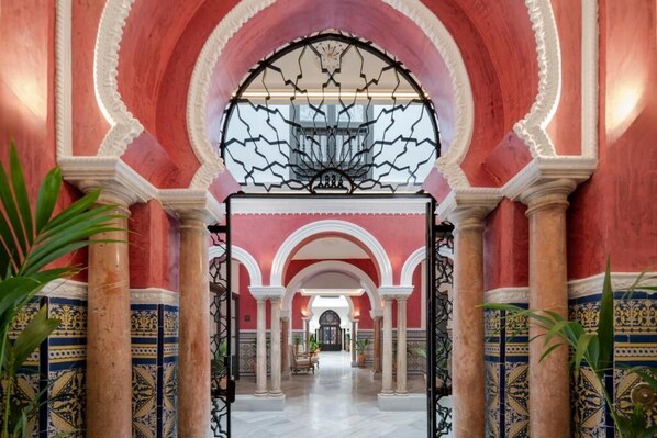 Mặt tiền nơi lưu trú