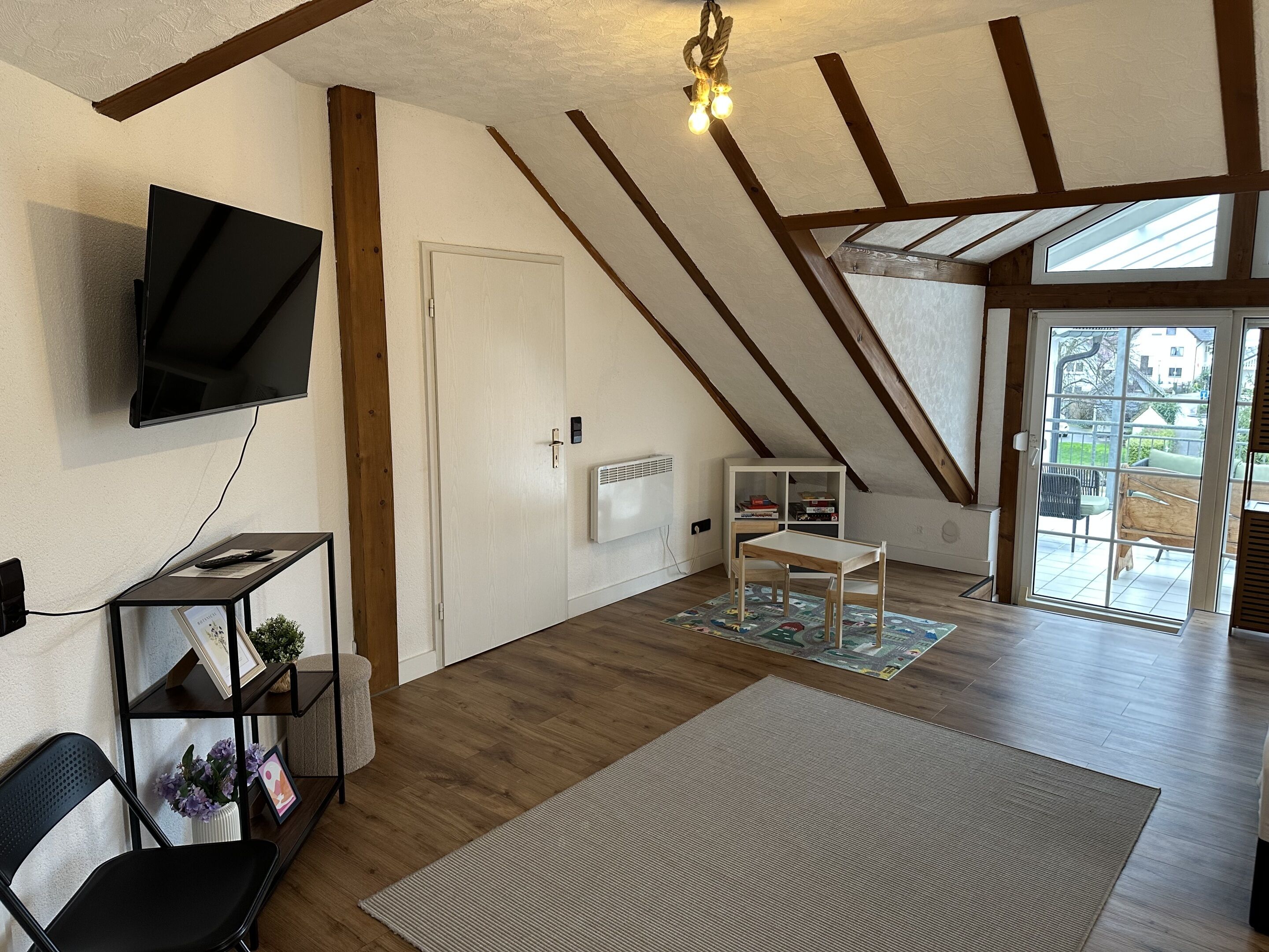 Basic-Apartment, eigenes Bad (1) | Hochwertige Bettwaren, individuell dekoriert, individuell eingerichtet