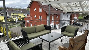 Apartemen Basic, kamar mandi pribadi (1) | Pemandangan balkon