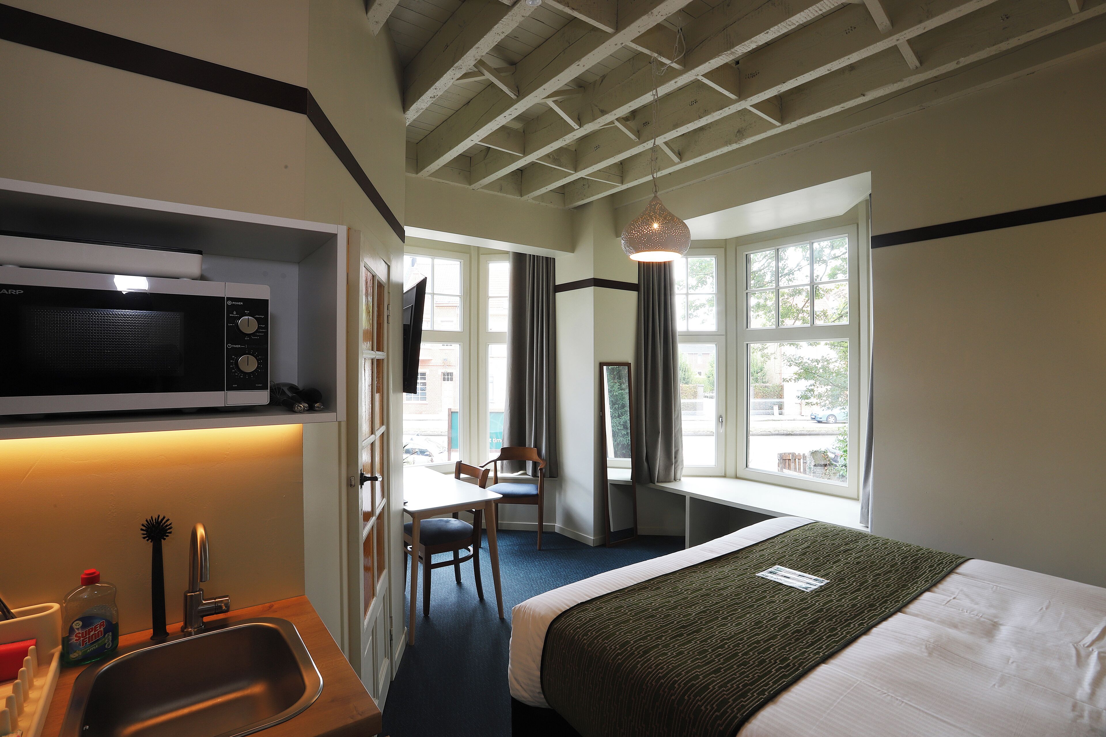 Studio Comfort | Minibar, tirai kedap cahaya, dan kedap suara