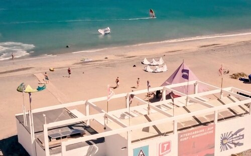 Seaside Relaxation Oasis: Terrace, Modern Comforts, Exclusive Location.