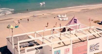 Seaside Relaxation Oasis: Terrace, Modern Comforts, Exclusive Location.