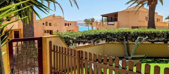 Seaside Relaxation Oasis: Terrace, Modern Comforts, Exclusive Location.