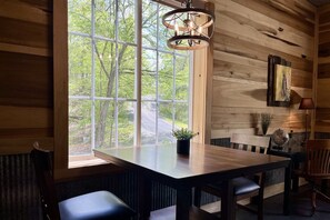 Dining - Romantic Cottage w/ Hot Tub & Views (Tunnel Hill)