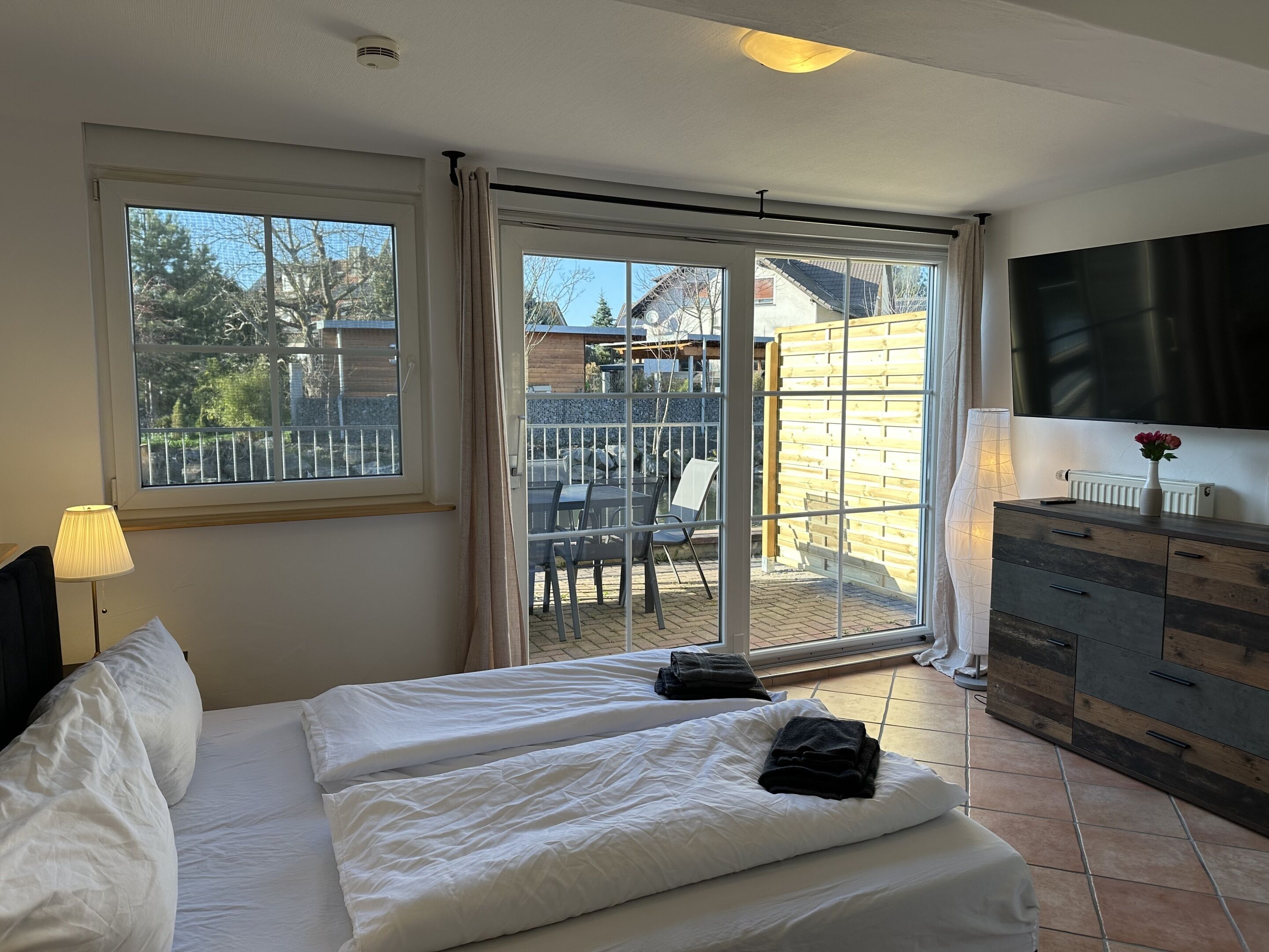 Superior-Apartment, eigenes Bad | Hochwertige Bettwaren, individuell dekoriert, individuell eingerichtet