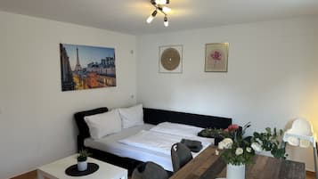 Apartment, Private Bathroom | Lounge
