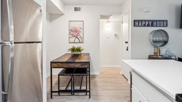 Unclassified image, 1 of 15, button - The Sutton 163 I Spacious 1 Bed 1 Bath (Dallas)