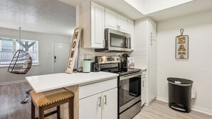 Unclassified image, 3 of 15, button - The Sutton 163 I Spacious 1 Bed 1 Bath (Dallas)