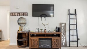 Unclassified image, 2 of 15, button - The Sutton 163 I Spacious 1 Bed 1 Bath (Dallas)