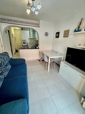 Apartment, 2 Bedrooms, Terrace | Living area
