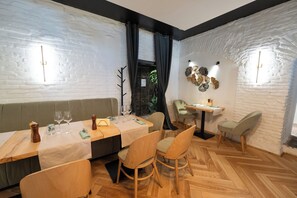 Restaurant - Pensiunea Barrique Garden (Brasov)