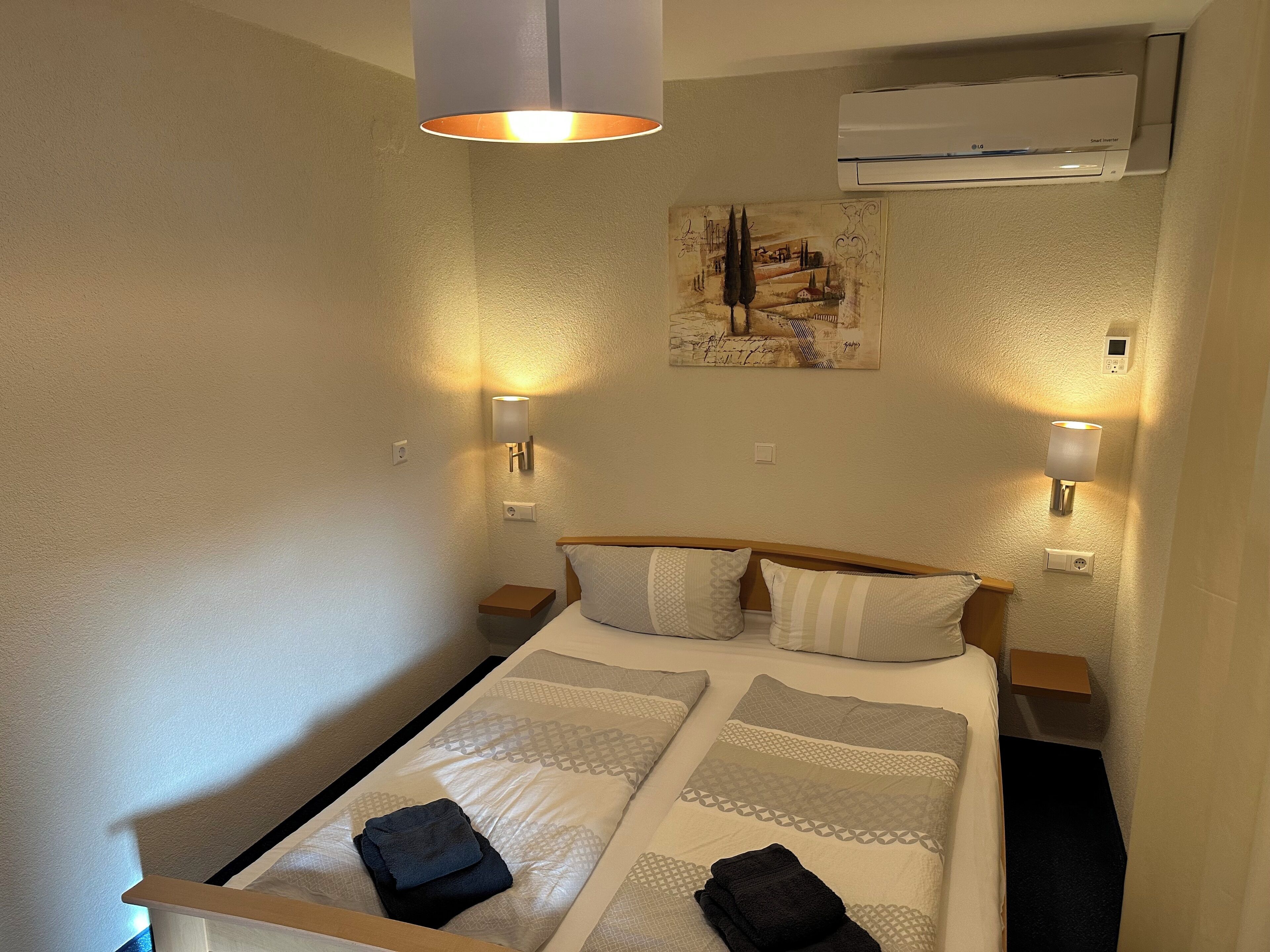 Grand-Zimmer, Mehrere Betten, Kühlschrank, Kanalblick | Kostenloses WLAN