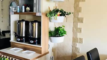 Ilmainen päivittäinen buffetaamiainen
