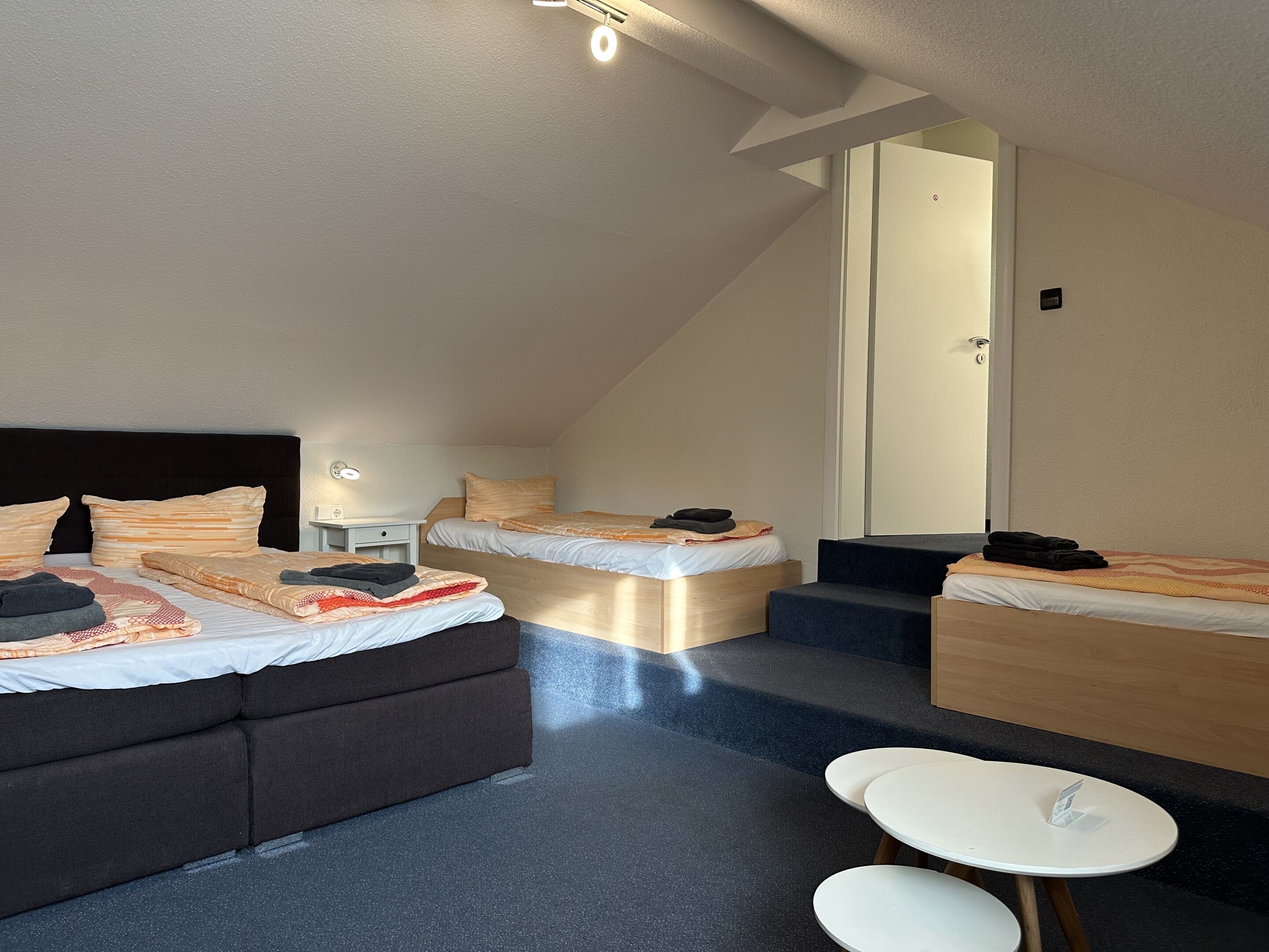 Chambre majestueuse, Plusieurs lits, réfrigérateur, vue sur le canal | Accès au Wi-Fi (inclus)