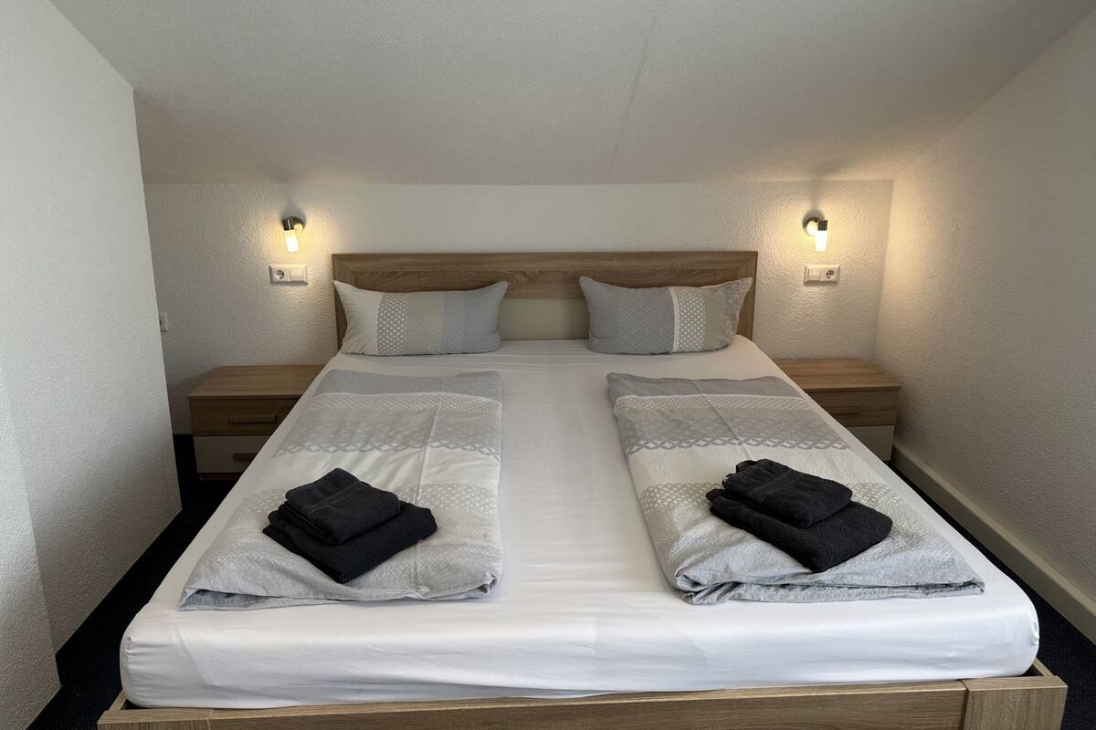 Chambre double, vue sur la ville | AccĂšs au Wi-Fi (inclus)