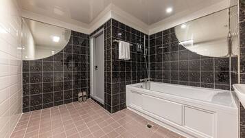 Luxury Double Room, City View | Bathroom | Hair dryer, soap, shampoo, toilet paper