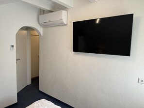 Comfort Quadruple Room | Free WiFi - Gästehaus Elzblick 2 (Rust)